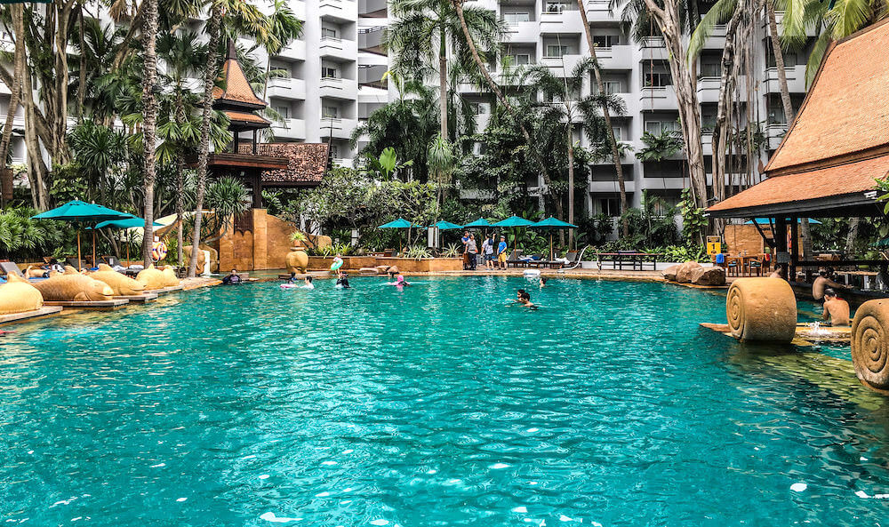 アヴァニ パタヤ リゾート（Avani Pattaya Resort）のプール２