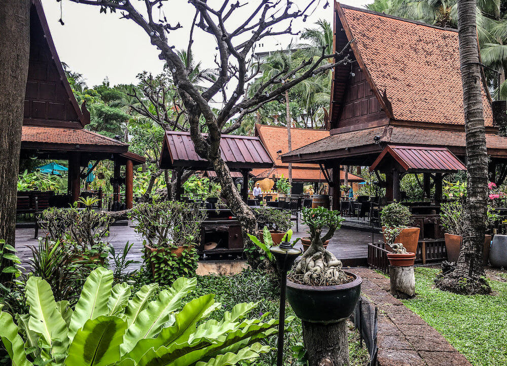アヴァニ パタヤ リゾート（Avani Pattaya Resort）の中庭２