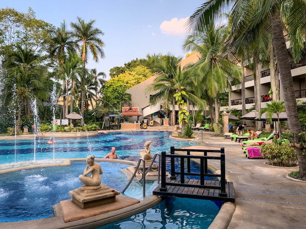 サイアム ベイショア リゾート パタヤ（Siam Bayshore Resort Pattaya）のプール４
