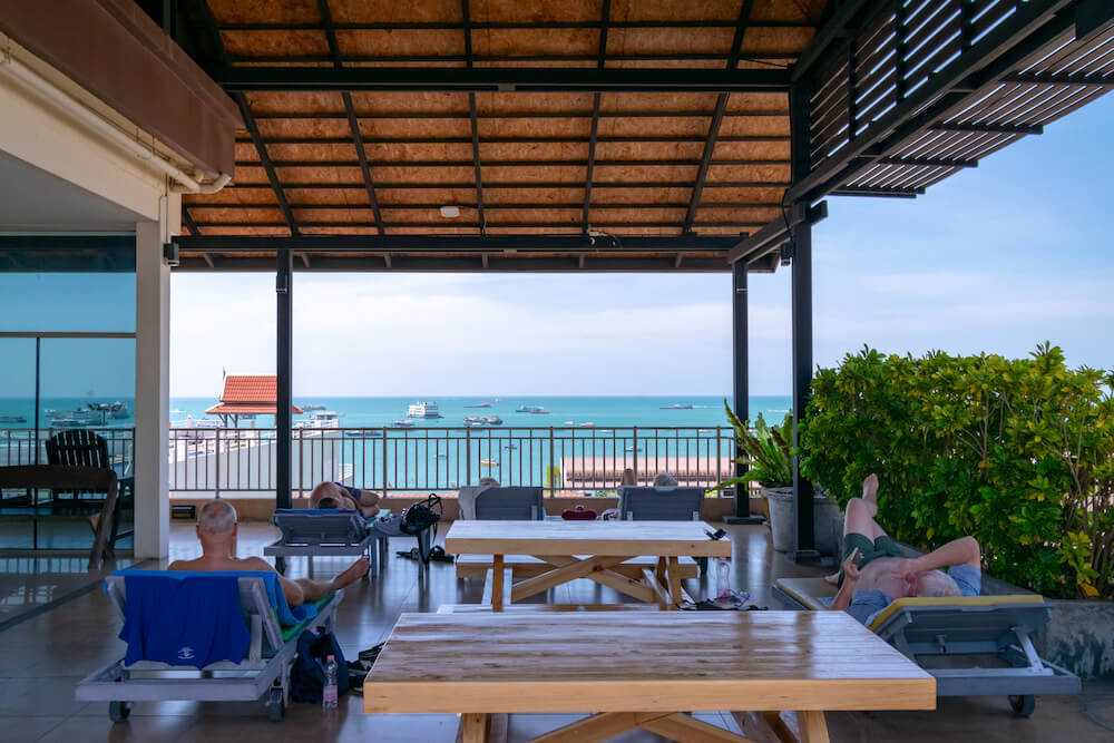 ベイウォーク レジデンス パタヤ（Baywalk Residence Pattaya）のプール３