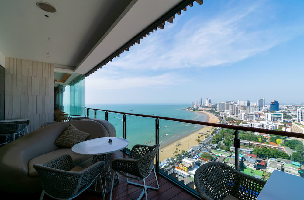 ヒルトンパタヤ（Hilton Pattaya）のエグゼクティブラウンジ屋外席