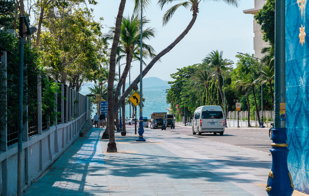 オゾ ノース パタヤ（OZO North Pattaya）目の前の通り