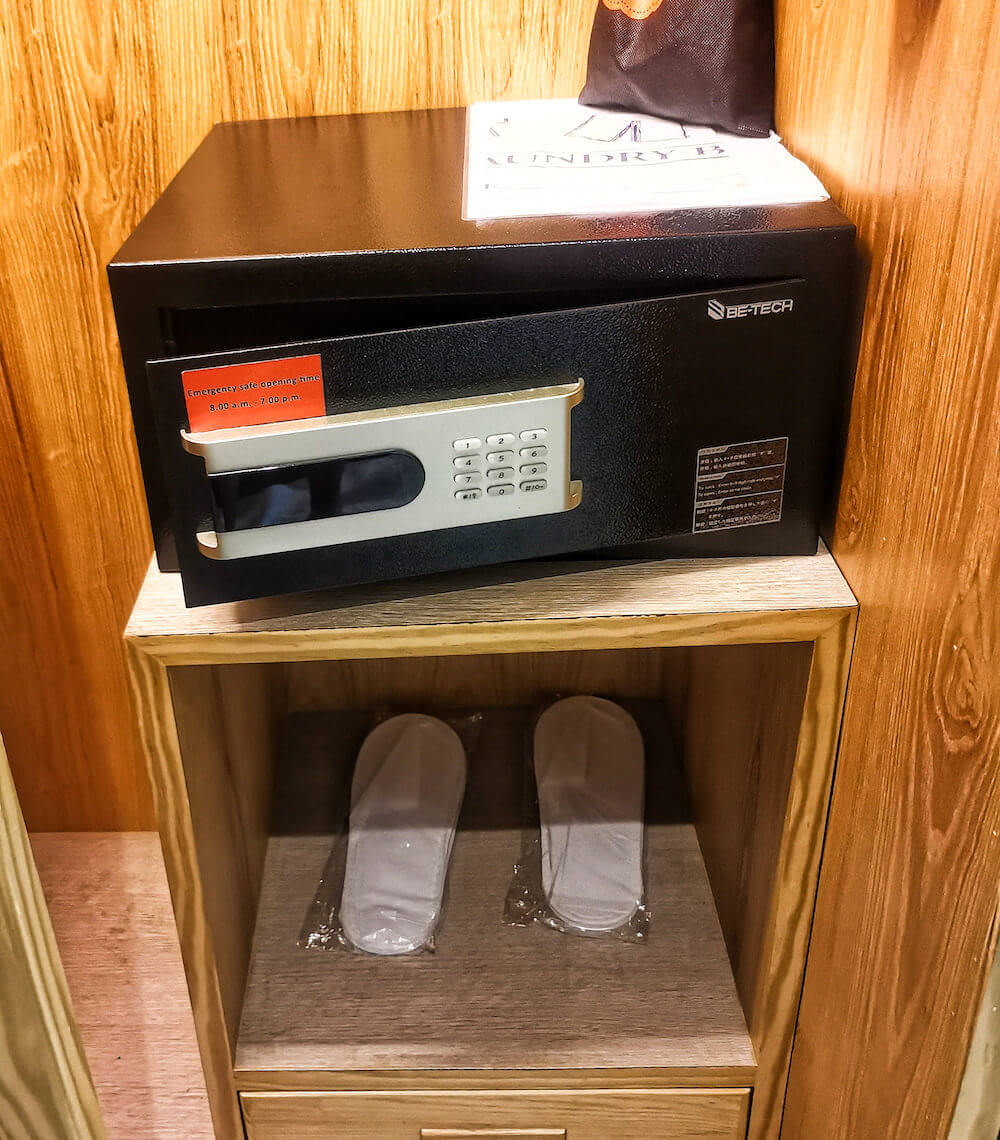 バリハイ ベイ レジデンス(Balihai Bay Residence)プレミアム ダブル オーシャンビュールームのクローゼット