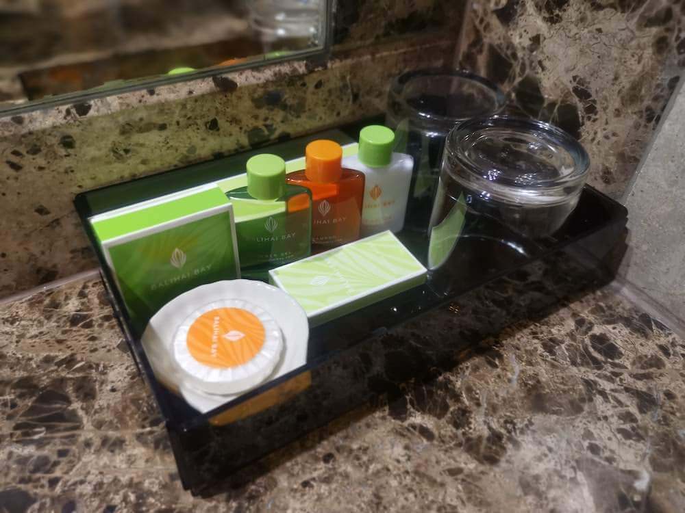 バリハイ ベイ レジデンス(Balihai Bay Residence)プレミアム ダブル オーシャンビュールームのアメニティ