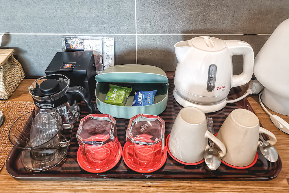 ナバーナネイチャーエスケープ（Navana Nature Escape）客室に備えられている電子ケトルやコーヒーメーカー