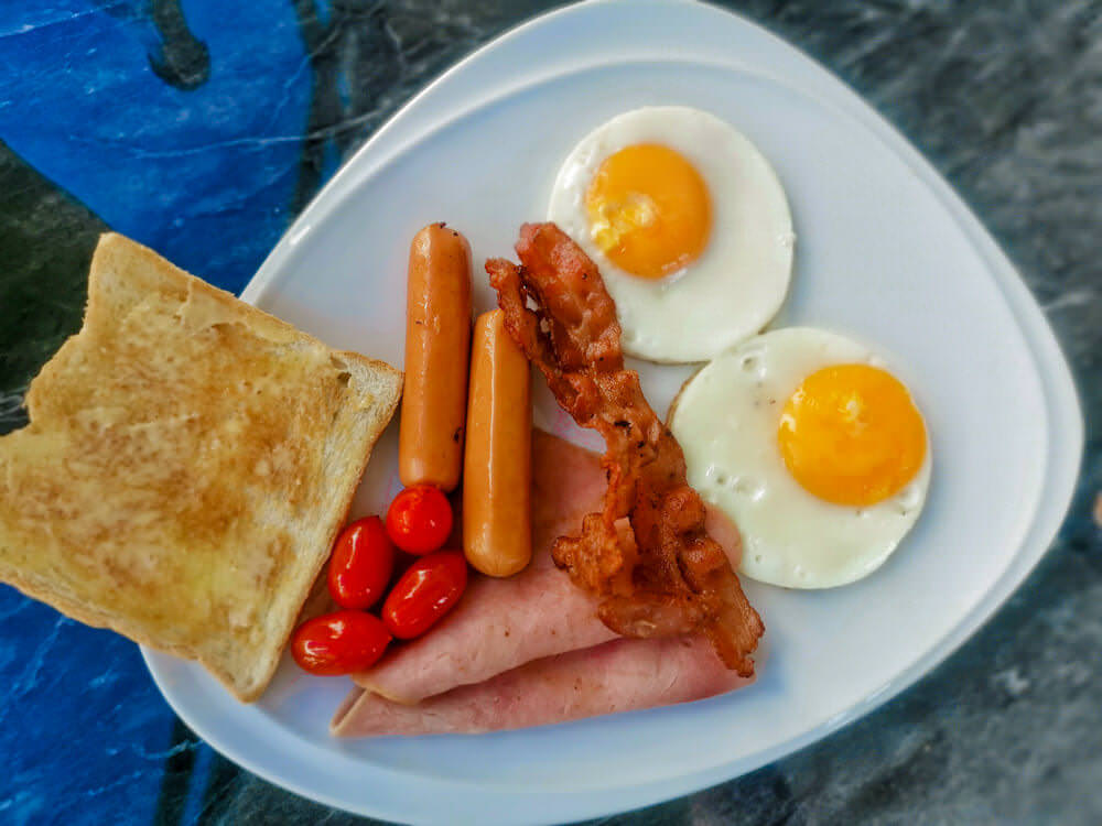 ワン パティオ ホテル パタヤ(One patio hotel pattaya)の朝食で食べたアメリカンブレックファースト