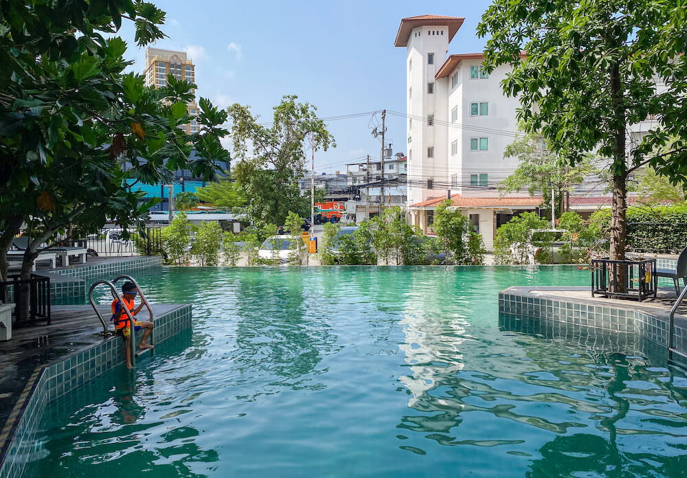 P プラス ホテル（P Plus Hotel）のプール２