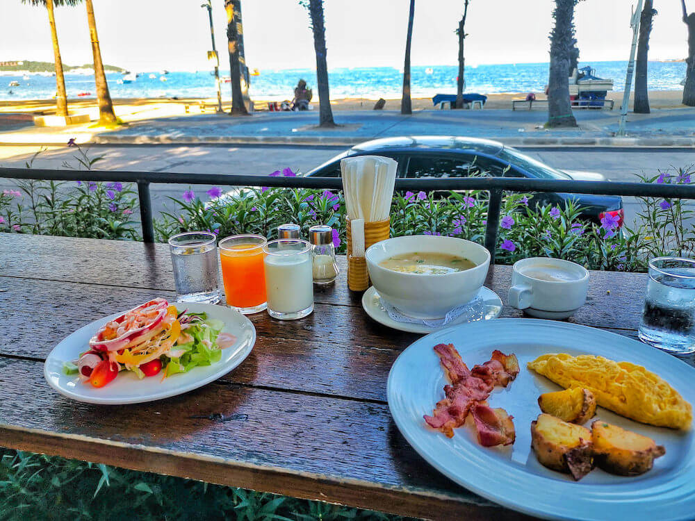 サンダレー リゾート パタヤ(Sandalay Resort Pattaya)で食べた朝食