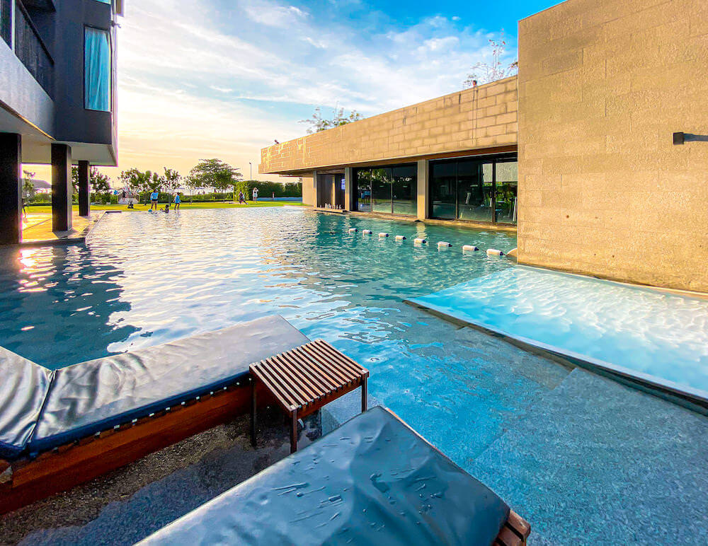 アナアナン リゾート アンド ヴィラズ パタヤ(Ana Anan Resort and Villas Pattaya)のインフィニティプール4