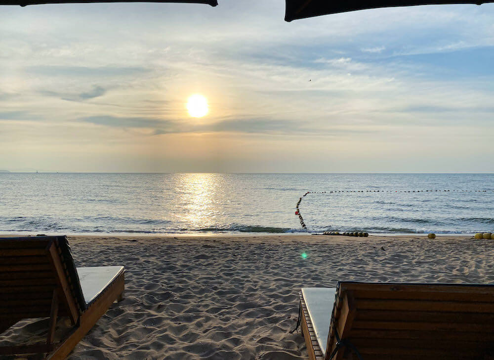 アナアナン リゾート アンド ヴィラズ パタヤ(Ana Anan Resort and Villas Pattaya)のプライベートビーチ4