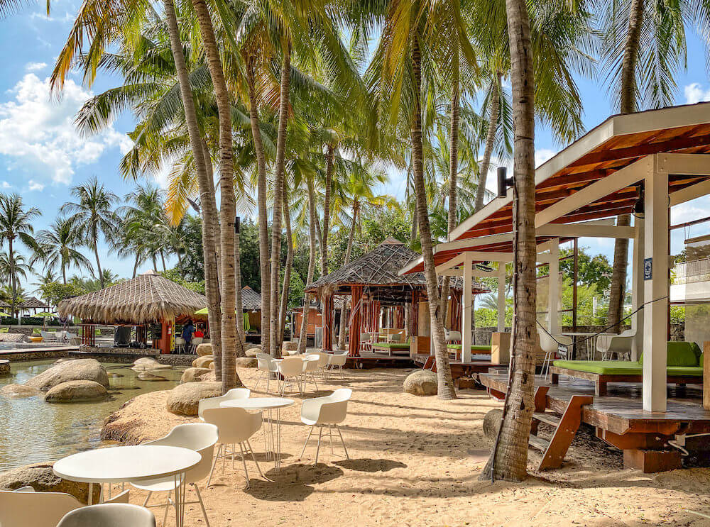 ハードロック ホテル パタヤ(Hard Rock Hotel Pattaya)のプールのサンドエリア