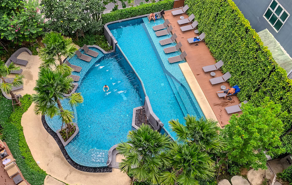 デラックス プールビュー(Deluxe Pool View)のバルコニーから望むプールビュー