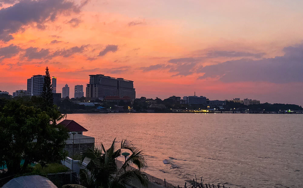 クラム パタヤ(Kram Pattaya)から見えるサンセット