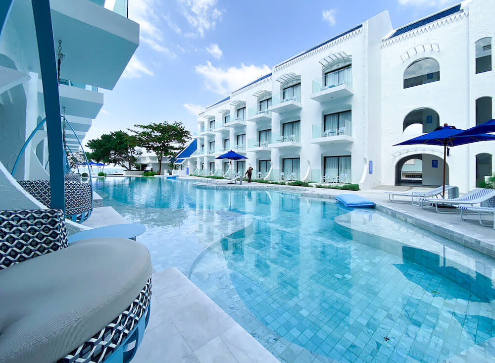 クラム パタヤ(Kram Pattaya)の客室バルコニー(プールアクセス)2