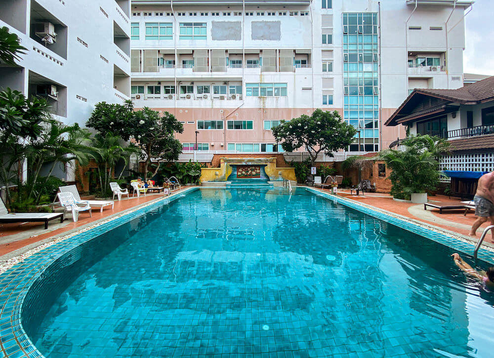 スタッコート 3（Sutus Court 3）のプール１