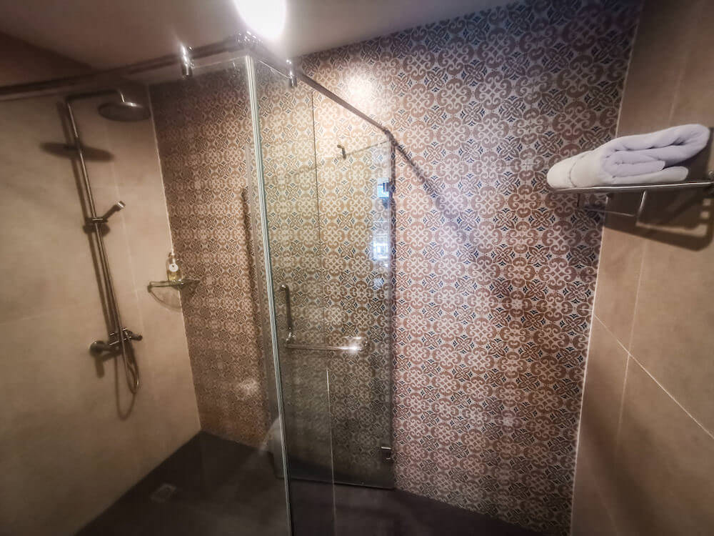 ザ パット ホテル(The Pat Hotel Pattaya)の客室バスルーム2