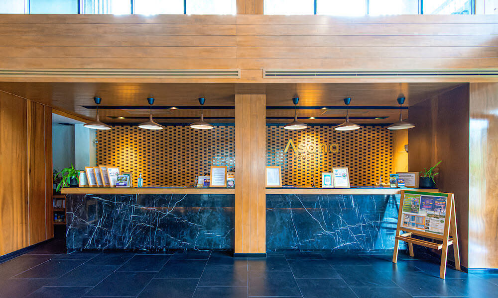 アサナ ホテル&レジデンス(Asana Hotel & Residence)のチェックインカウンター