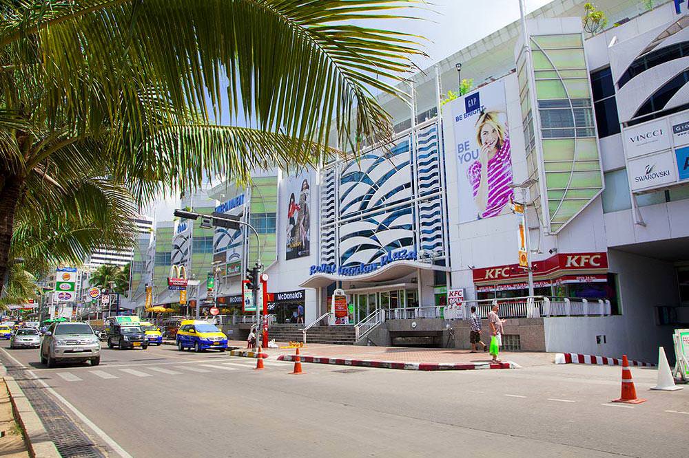 アヴァニ パタヤ リゾート(Avani Pattaya Resort)周辺のビーチロード