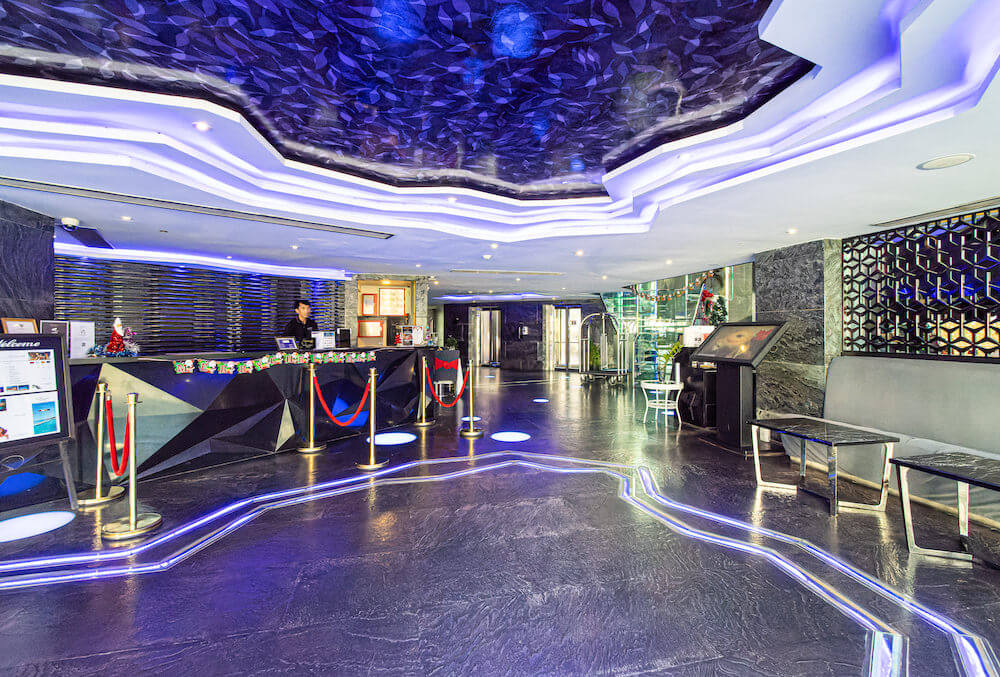 センタラ アズール ホテル パタヤ(Centara Azure Hotel Pattaya)のレセプションロビー