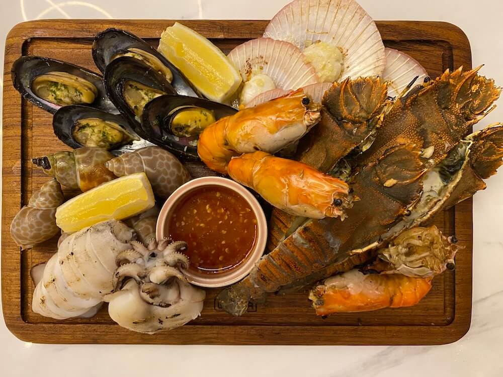 コートヤード バイ マリオット ノース パタヤ(Courtyard by Marriott North Pattaya)のレストランで食べたシーフード