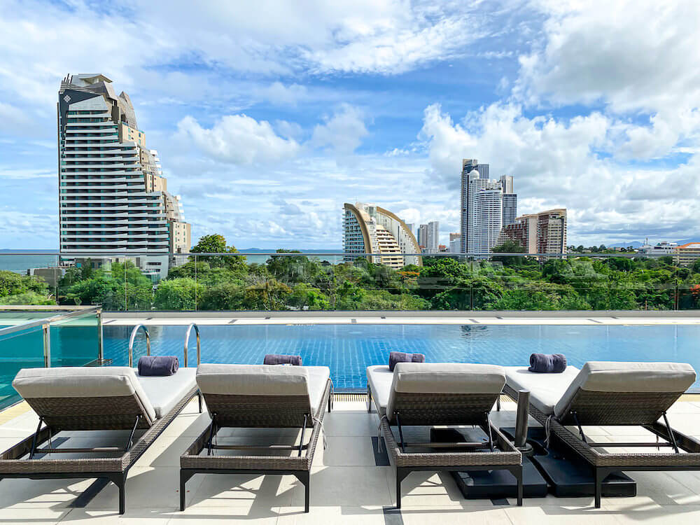 コートヤード バイ マリオット ノース パタヤ(Courtyard by Marriott North Pattaya)のプール1