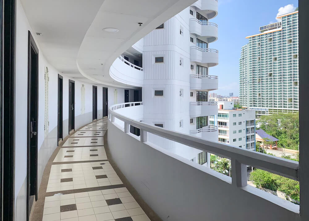 ディー ワーリー ジョムティエン ビーチ パタヤ ホテル(D Varee Jomtien Beach Pattaya Hotel)のホテル内通路