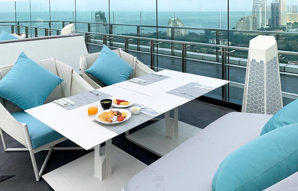 グランデセンターポイントパタヤ(Grande Centre Point Pattaya)の朝食会場