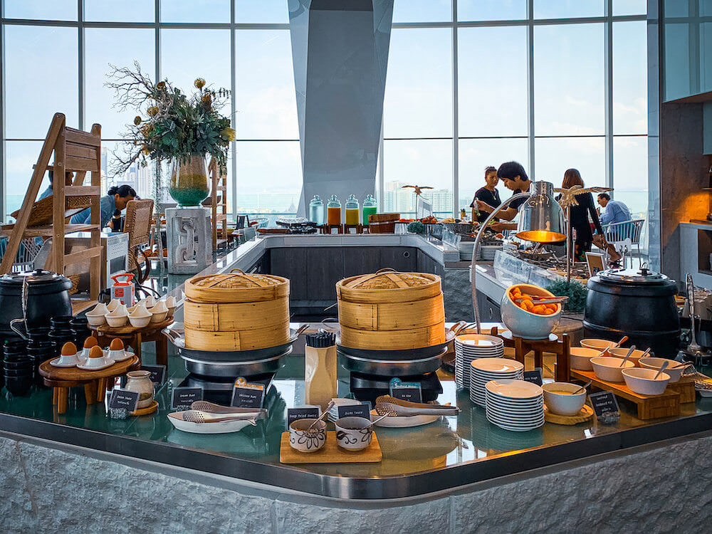 グランデセンターポイントパタヤ(Grande Centre Point Pattaya)の朝食ビュッフェ1