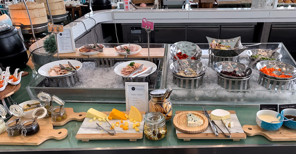 グランデセンターポイントパタヤ(Grande Centre Point Pattaya)の朝食ビュッフェ2