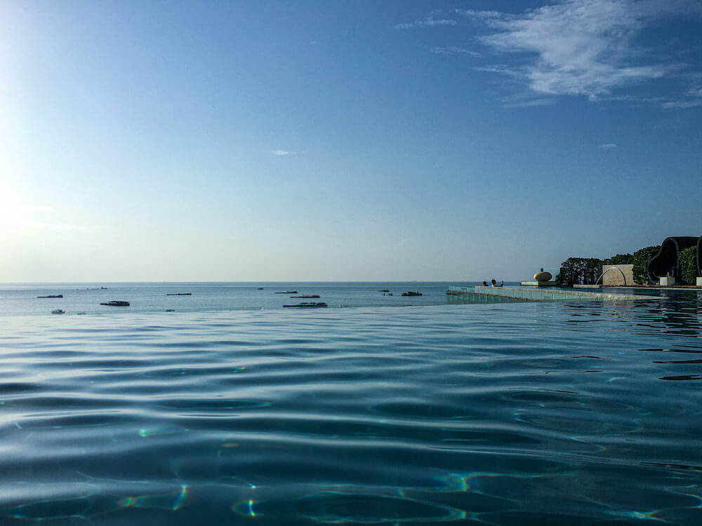 ヒルトンパタヤ(Hilton Pattaya)のインフィニティプール3