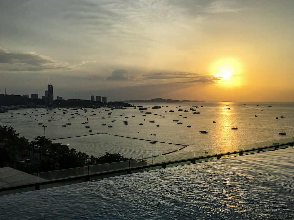 ヒルトンパタヤ(Hilton Pattaya)のインフィニティプール5