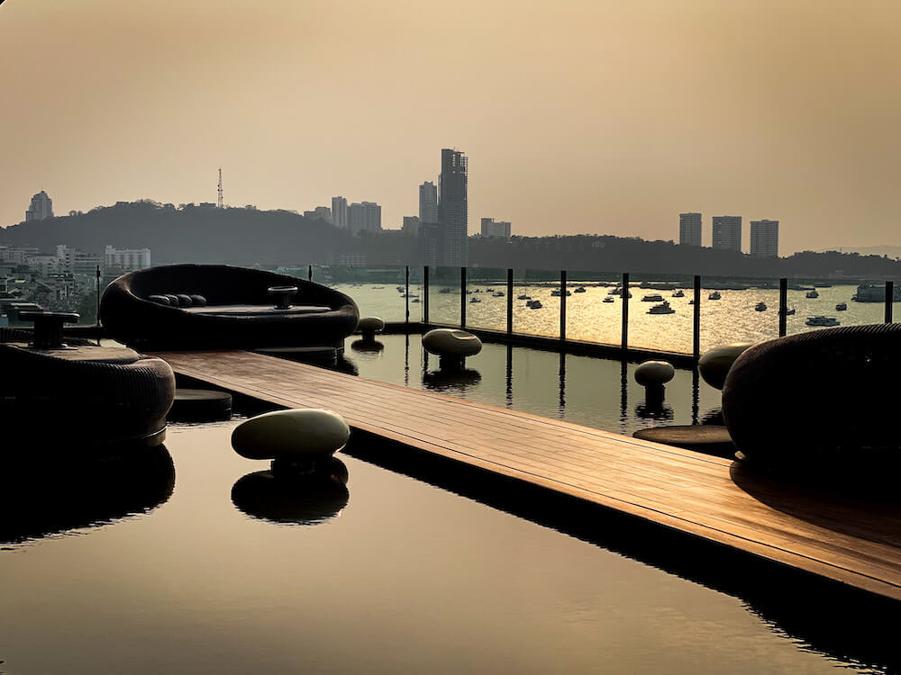 ヒルトンパタヤ(Hilton Pattaya)のカフェ「ドリフト(Drift)」