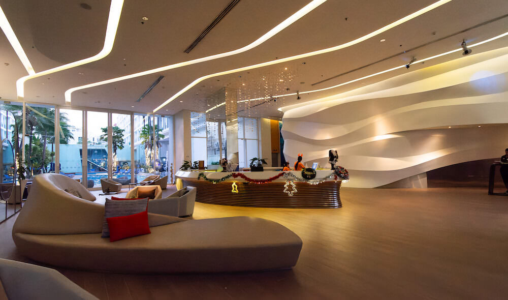 ホテル バラクーダ ヒートン パタヤ バイ コンパス ホスピタリティ（Hotel Baraquda Heeton Pattaya by Compass Hospitality）のエントランスロビー２