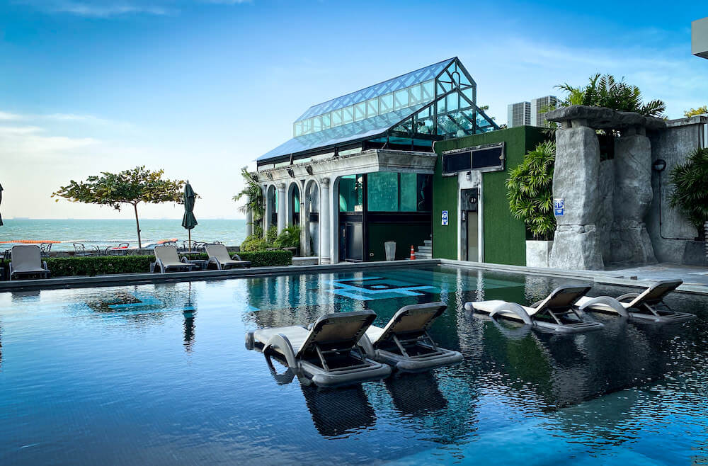 パタヤ モーダス ビーチフロント リゾート(Pattaya Modus Beachfront Resort)のプール2