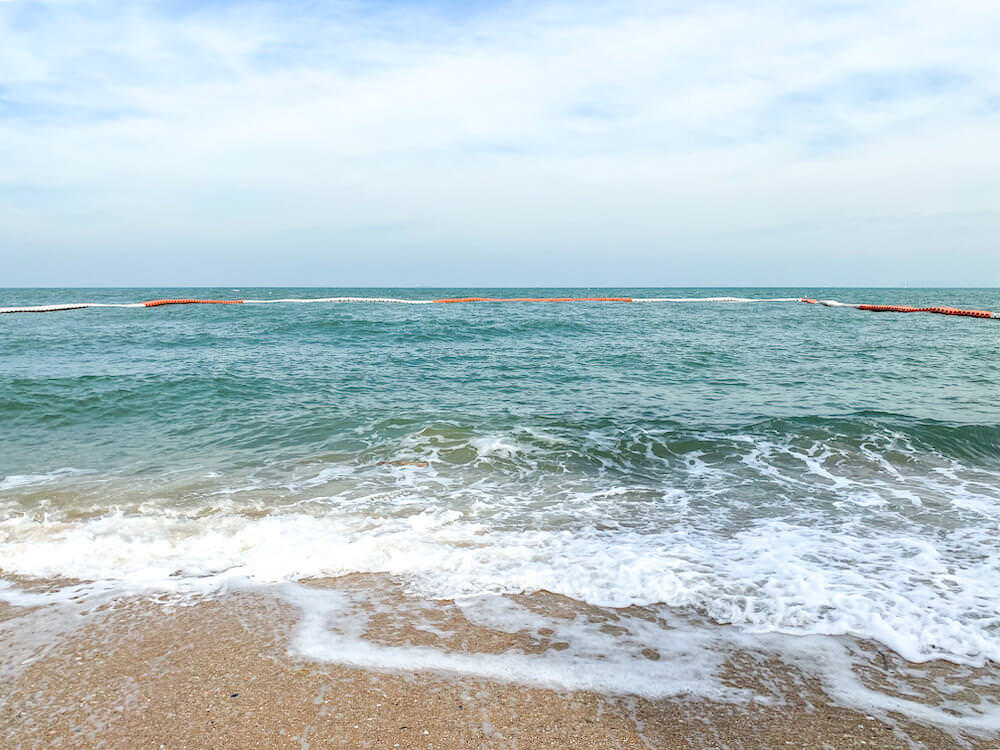 パタヤ モーダス ビーチフロント リゾート(Pattaya Modus Beachfront Resort)のプライベートビーチ3