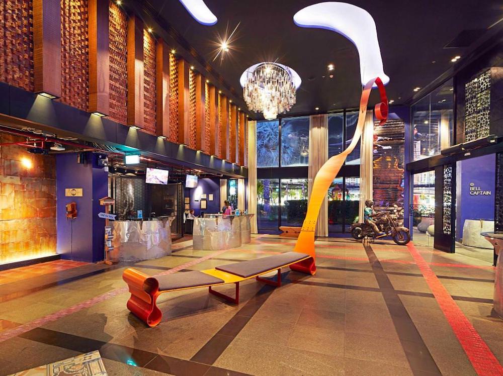 サイアム アット サイアム デザイン ホテル パタヤ（Siam @ Siam Design Hotel Pattaya）のレセプションロビー