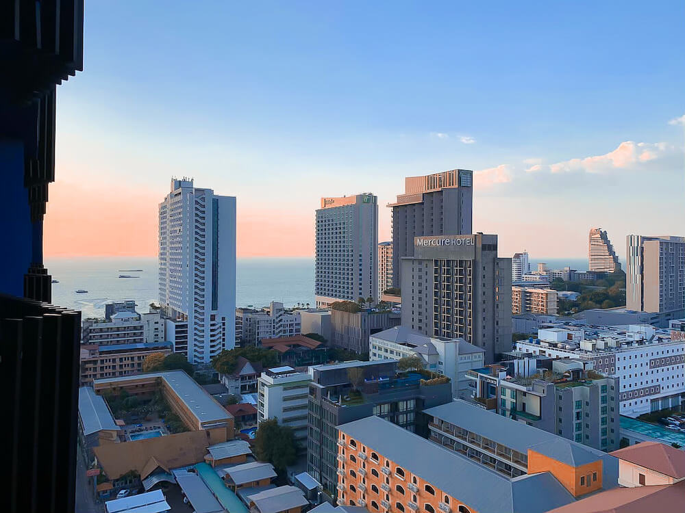 サイアム アット サイアム デザイン ホテル パタヤ(Siam @ Siam Design Hotel Pattaya)客室バルコニーからの景色1