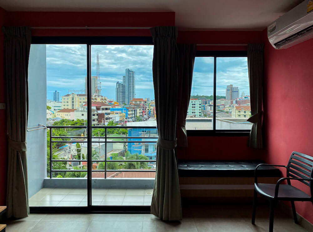 ヴォーグパタヤ(Vogue Pattaya)スーペリア ダブル(Superior Double)のバルコニー