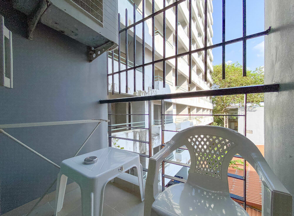 エイプリル スイーツ(April Suites Pattaya)の客室バルコニー