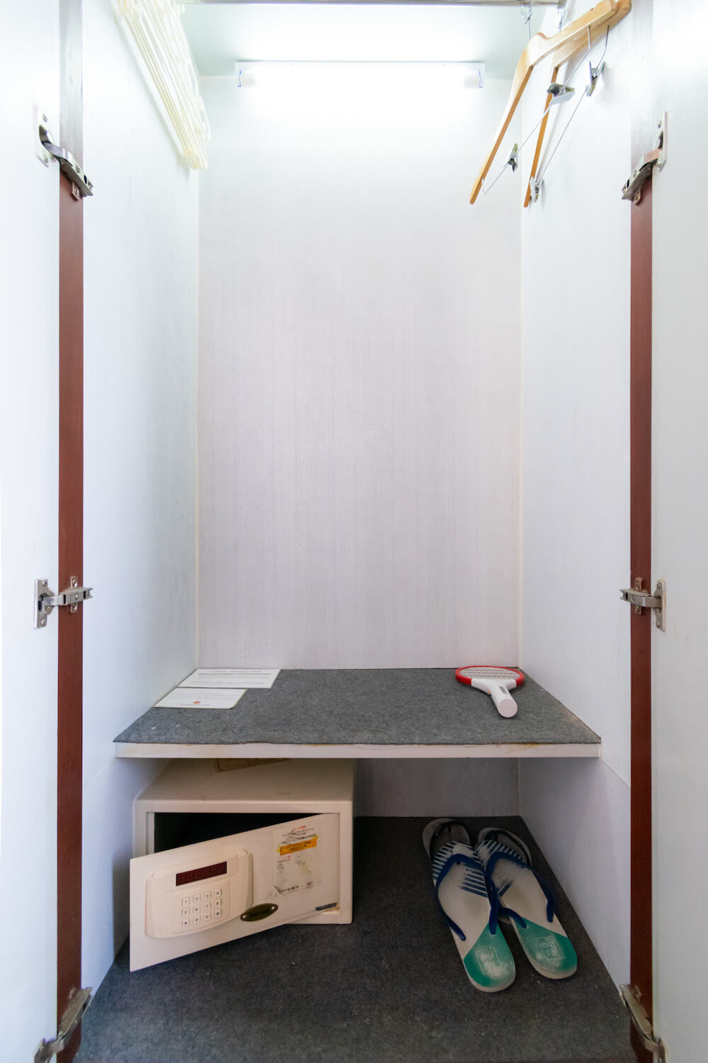 バブーナ ビーチフロント リビング ホテル(Baboona Beachfront Living Hotel)の客室クローゼット