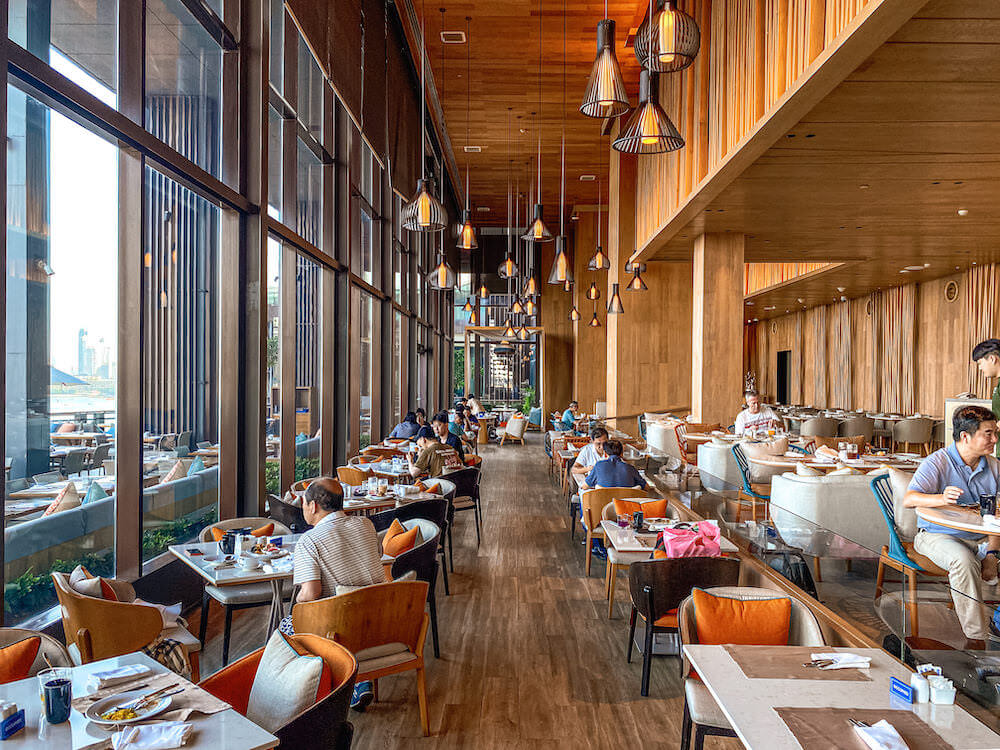 ヒルトンパタヤ(Hilton Pattaya)の朝食会場「エッジ(Edge)」