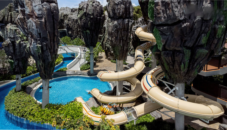 グランデセンターポイントスペースパタヤ(「Grande Centre Point Space Pattaya)のプール1